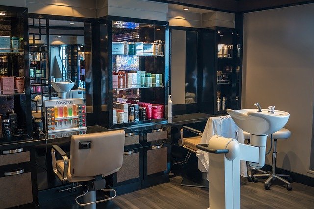 kosmetický salon a kadeřnictví